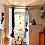 Petit En Centre Apartment